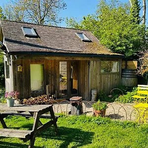 The At Shambala- Now With Sauna Available To Book! Whitby